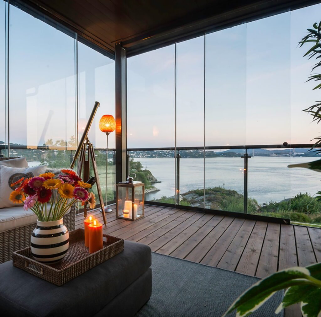 SLIDING GLASS DOOR